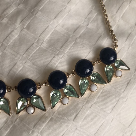 ✨ J.CREW RHINESTONE OPAQUE NAVY & MINT CRYSTAL STATEMENT NECKLACE 19' - Picture 4 of 5